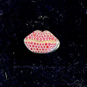 Pandora red hot lips charm 💋